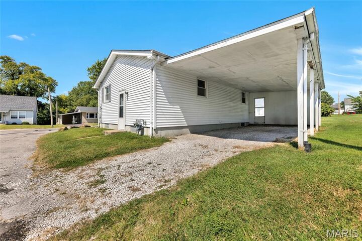 Property Photo:  504 Stiening Street  IL 62298 