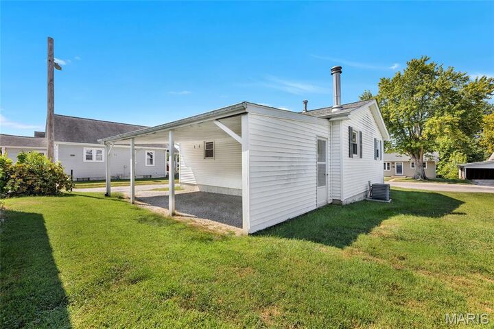 Property Photo:  504 Stiening Street  IL 62298 