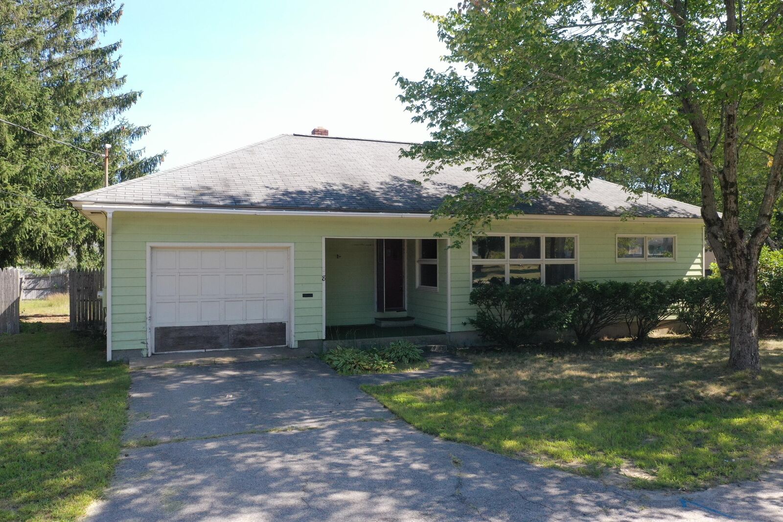 Property Photo:  8 James Avenue  ME 04073 