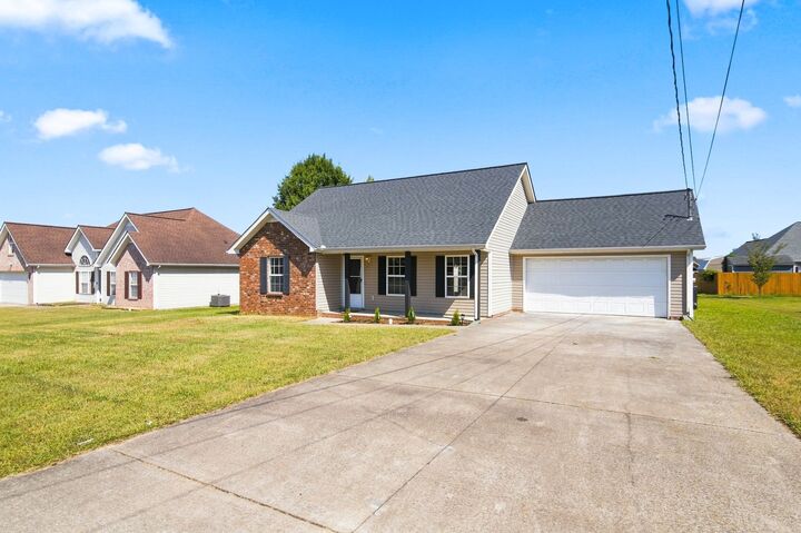 Property Photo:  2223 Rosecran Cir  TN 37086 
