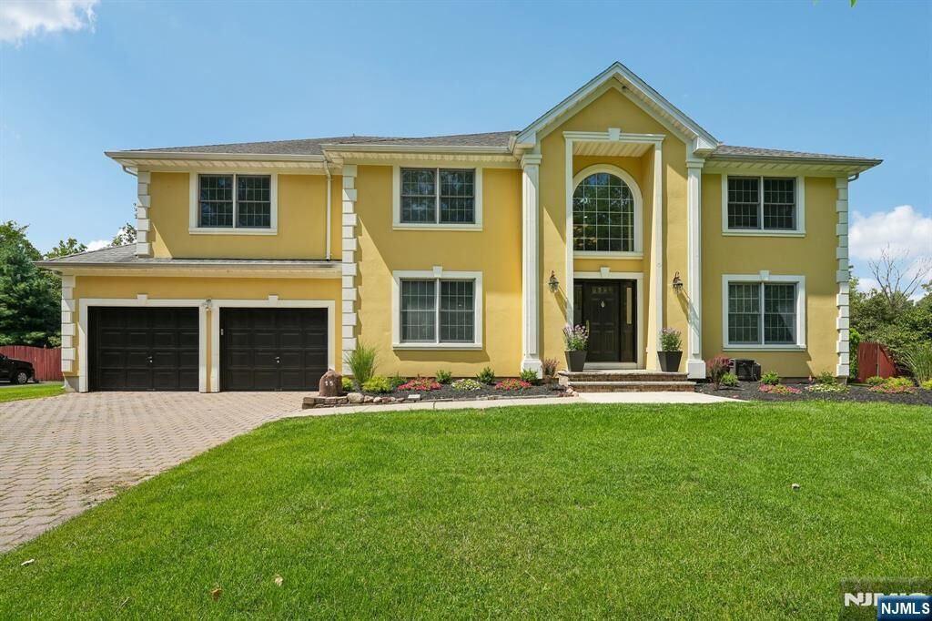 Property Photo:  15 Bethany Circle  NJ 07624 