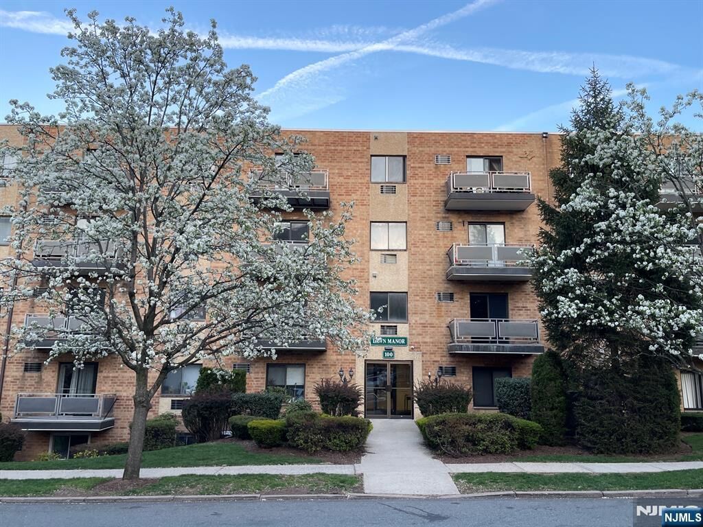 Property Photo: 100 2nd Street 408 NJ 07601