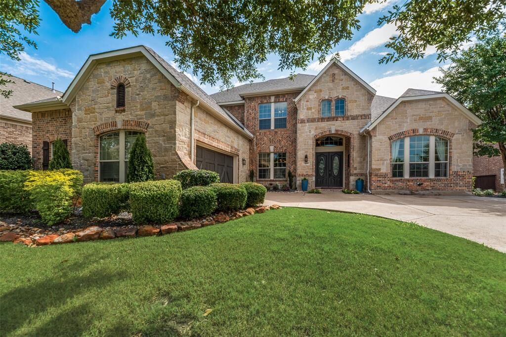 Property Photo:  409 Silverado Trail  TX 76248 