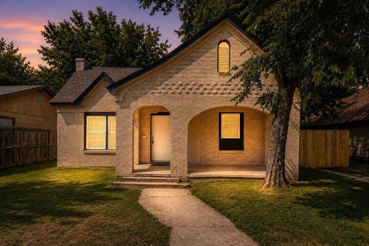 Property Photo: 3613 Ada Avenue TX 76105
