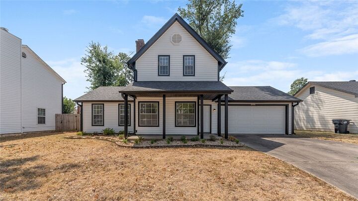 Property Photo:  2408 W Mulberry Street  AR 72758 