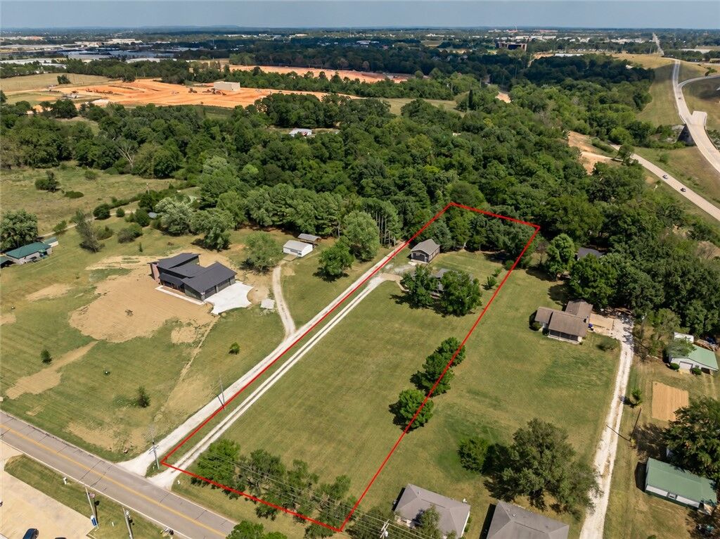 Property Photo:  809 Spring Creek Road  AR 72745 