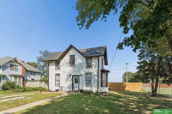 Property Photo: 904 Main Street IA 51653
