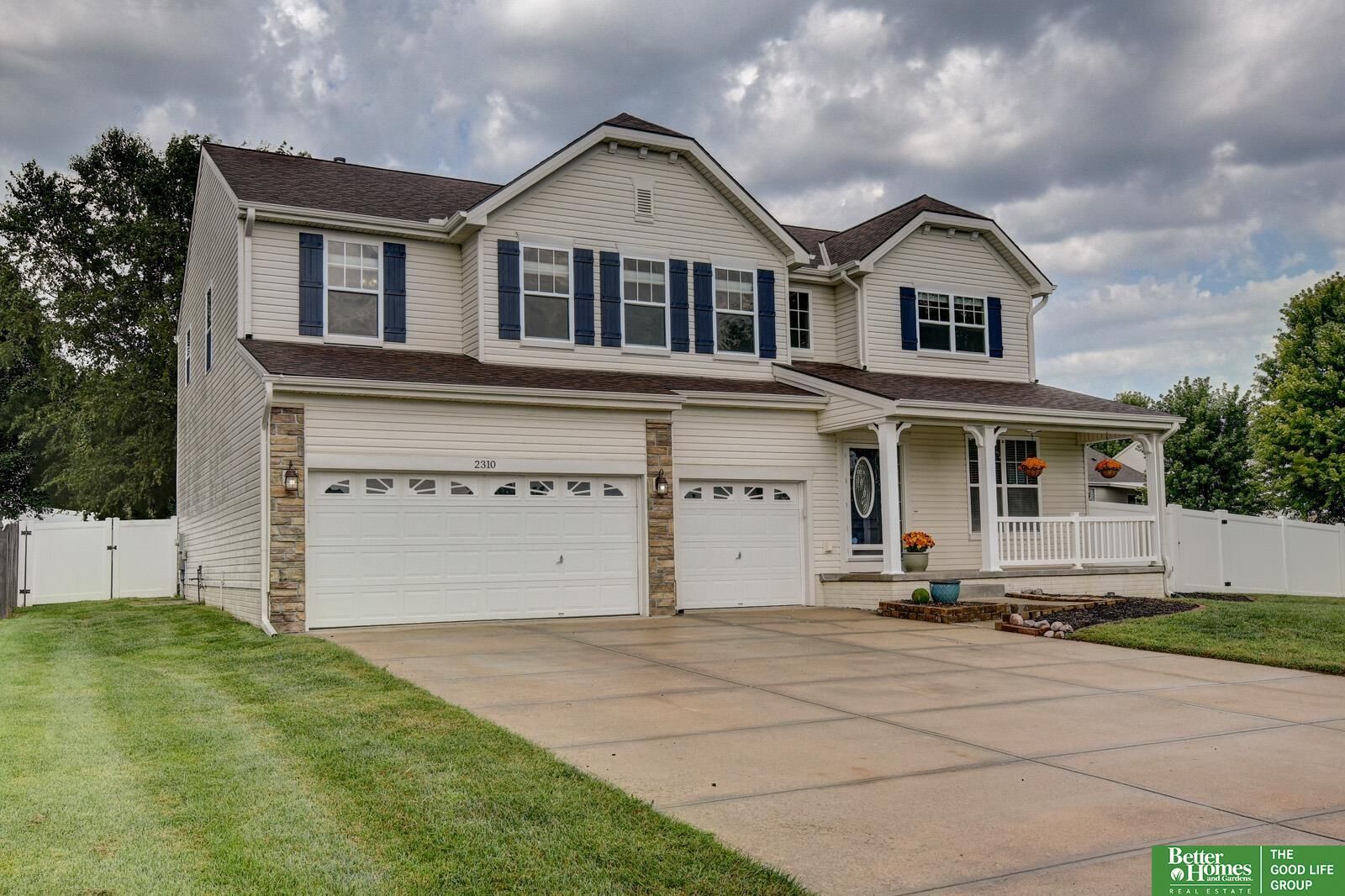 Property Photo:  2310 Big Sky Drive  NE 68046 