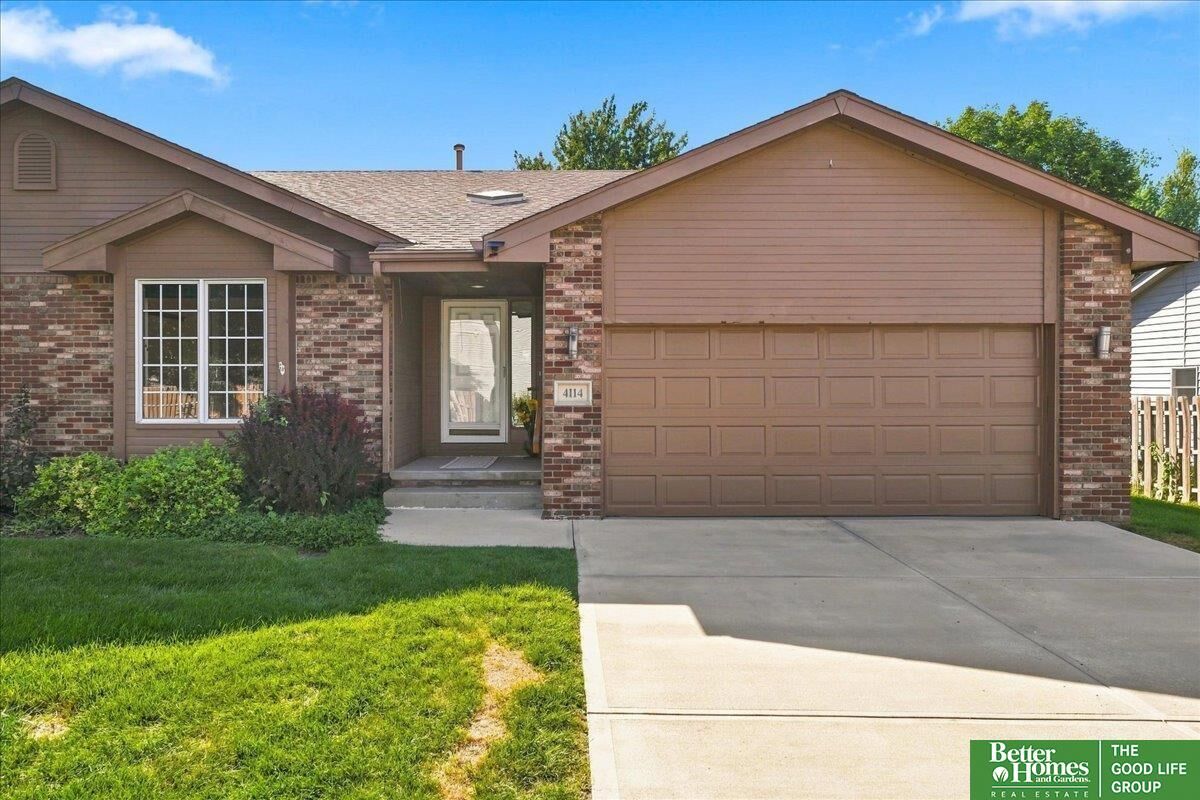 Property Photo:  4114 N 210 Street  NE 68022 