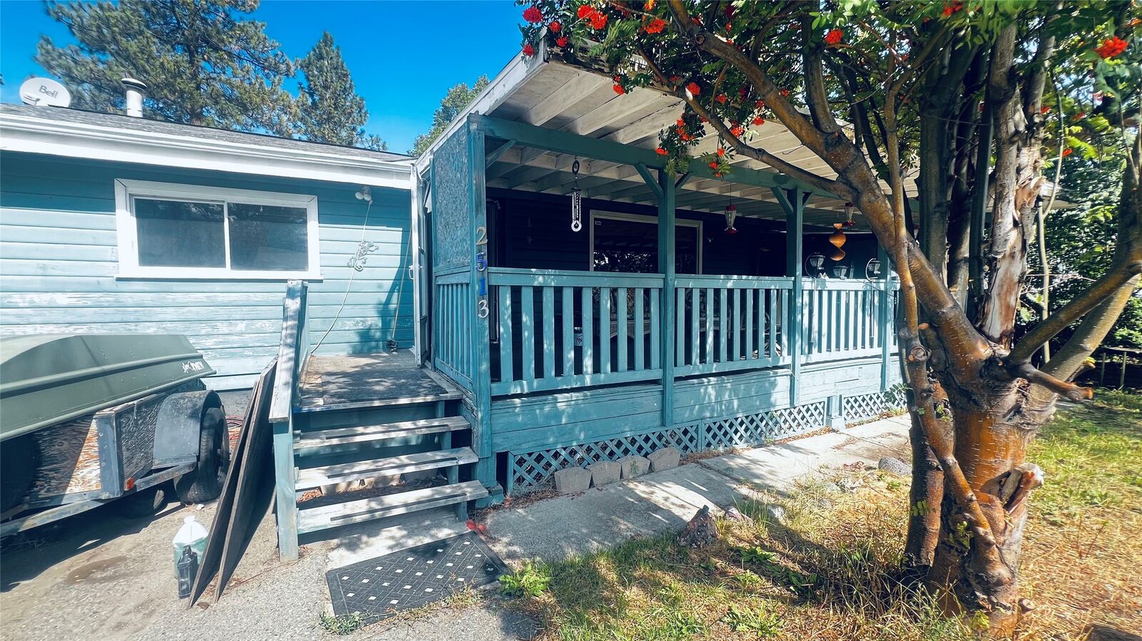 Property Photo:  2513 Irvine Avenue  BC V1K 1H4 