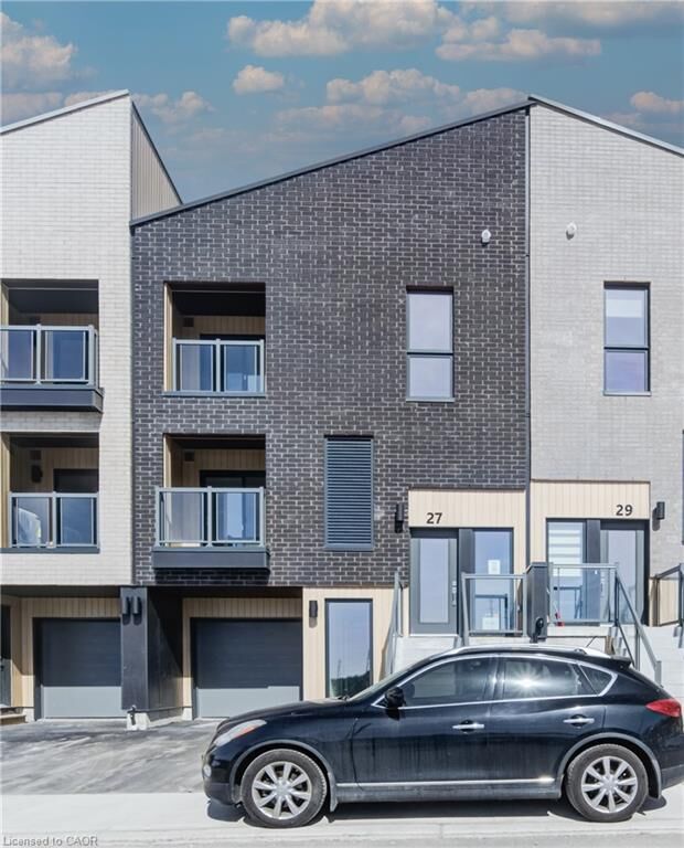 Property Photo:  27 Urbane Boulevard  ON N2E 0H8 