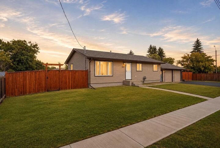 Property Photo:  4814 Lorne Avenue  AB T0M 0J0 
