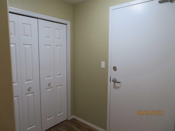Property Photo: 1804 48 Avenue 101 SK S9V 1K2