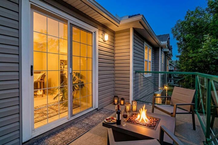 Property Photo:  39 Hidden Creek Place NW 204  AB T3A 6B9 