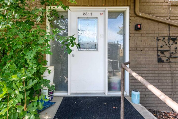 Property Photo:  2311 17A Street SW 1  AB T2T 4S3 