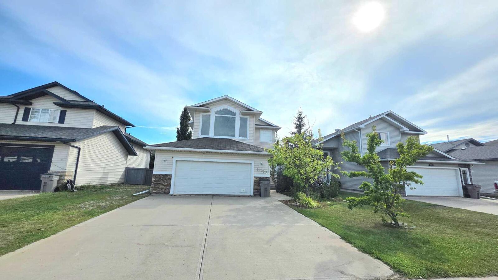 Property Photo:  9209 129 Avenue  AB T8X 1R5 