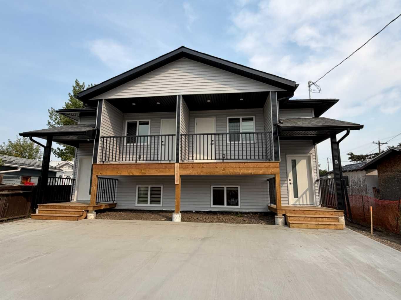 Property Photo:  9403 103 Avenue B  AB T8V 1B4 