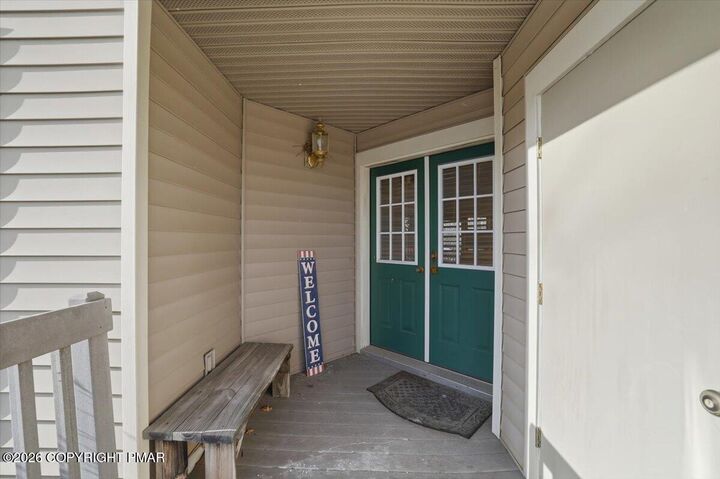 Property Photo:  207 Sycamore Court  PA 18372 