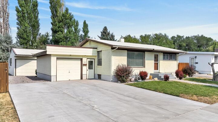 Property Photo:  1119 Meadowbrook  ID 83201 