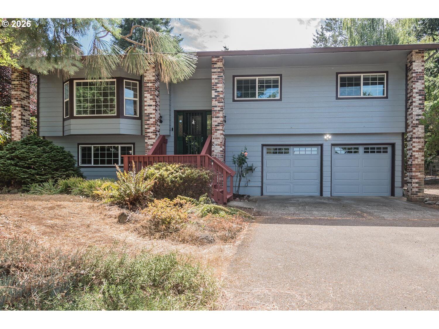 Property Photo: 15652 Henrici Rd OR 97045