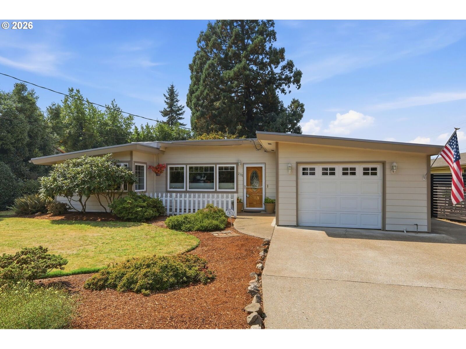 Property Photo:  2378 19th St  OR 97477 