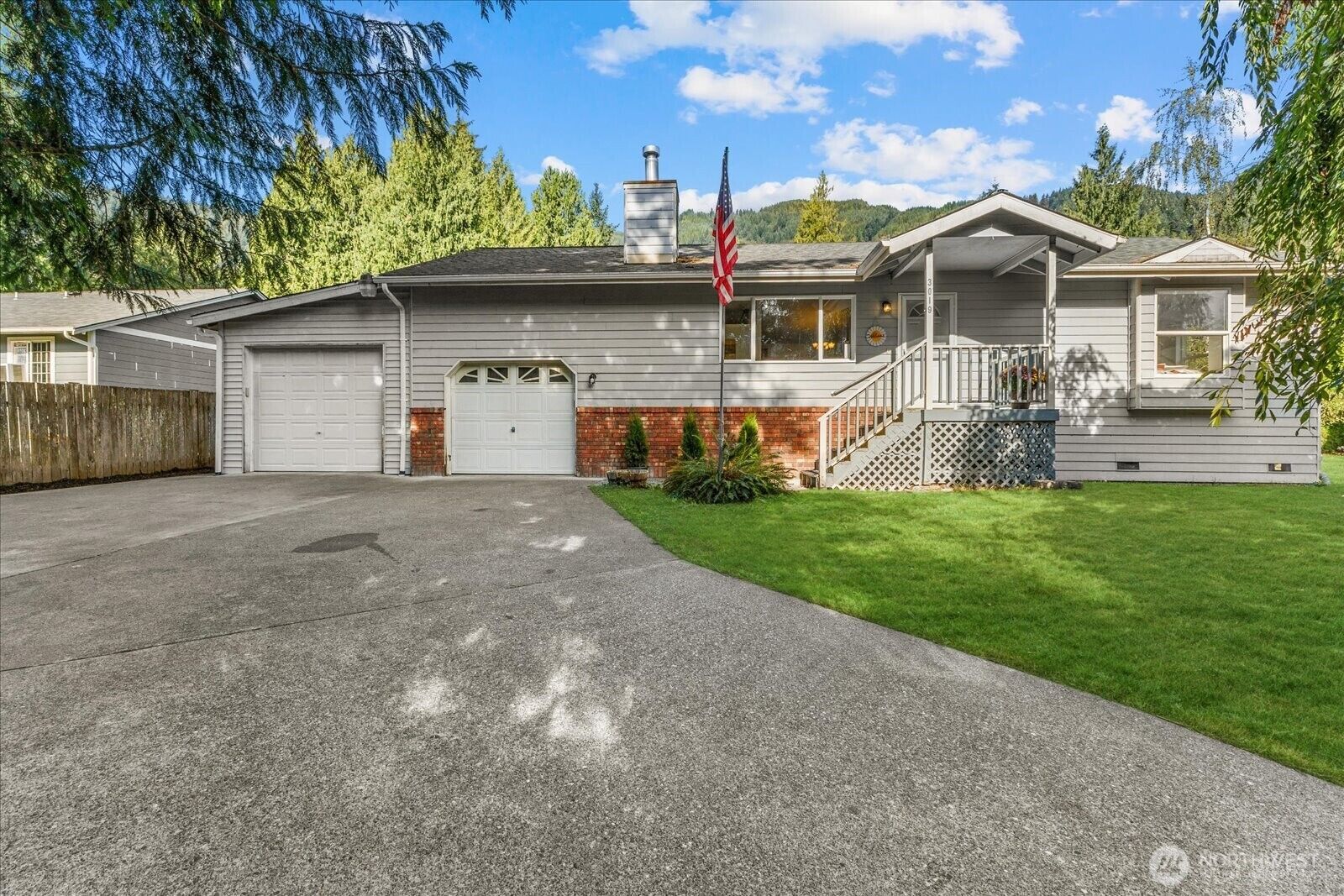 Property Photo: 3019 Pine Lane WA 98284
