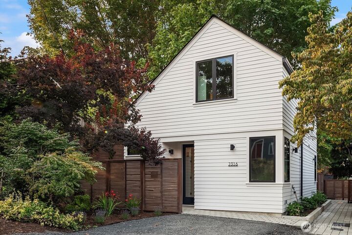 Property Photo:  2316 S Forest Street  WA 98144 