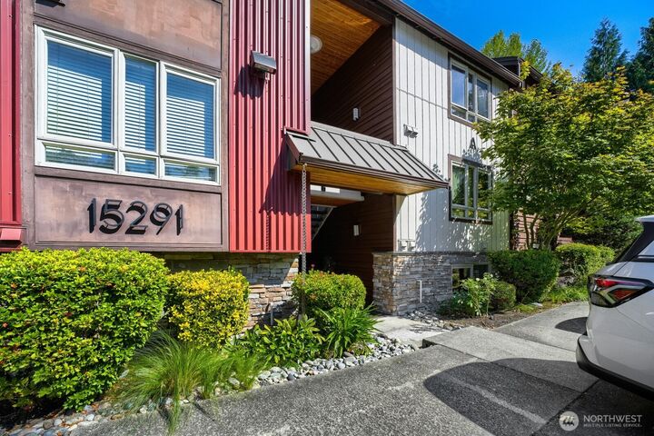 Property Photo:  15291 NE 82nd Street 102  WA 98052 
