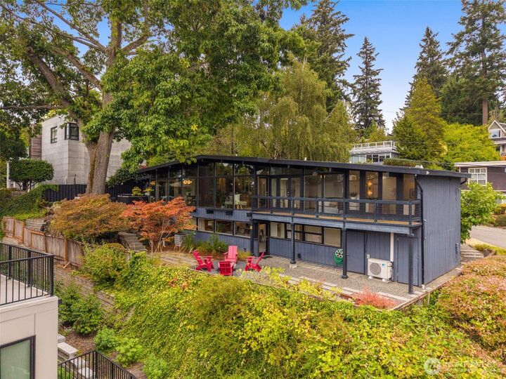 Property Photo: 3515 72nd Avenue SE WA 98040