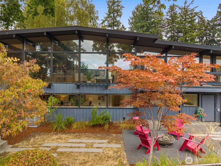 Property Photo: 3515 72nd Avenue SE WA 98040