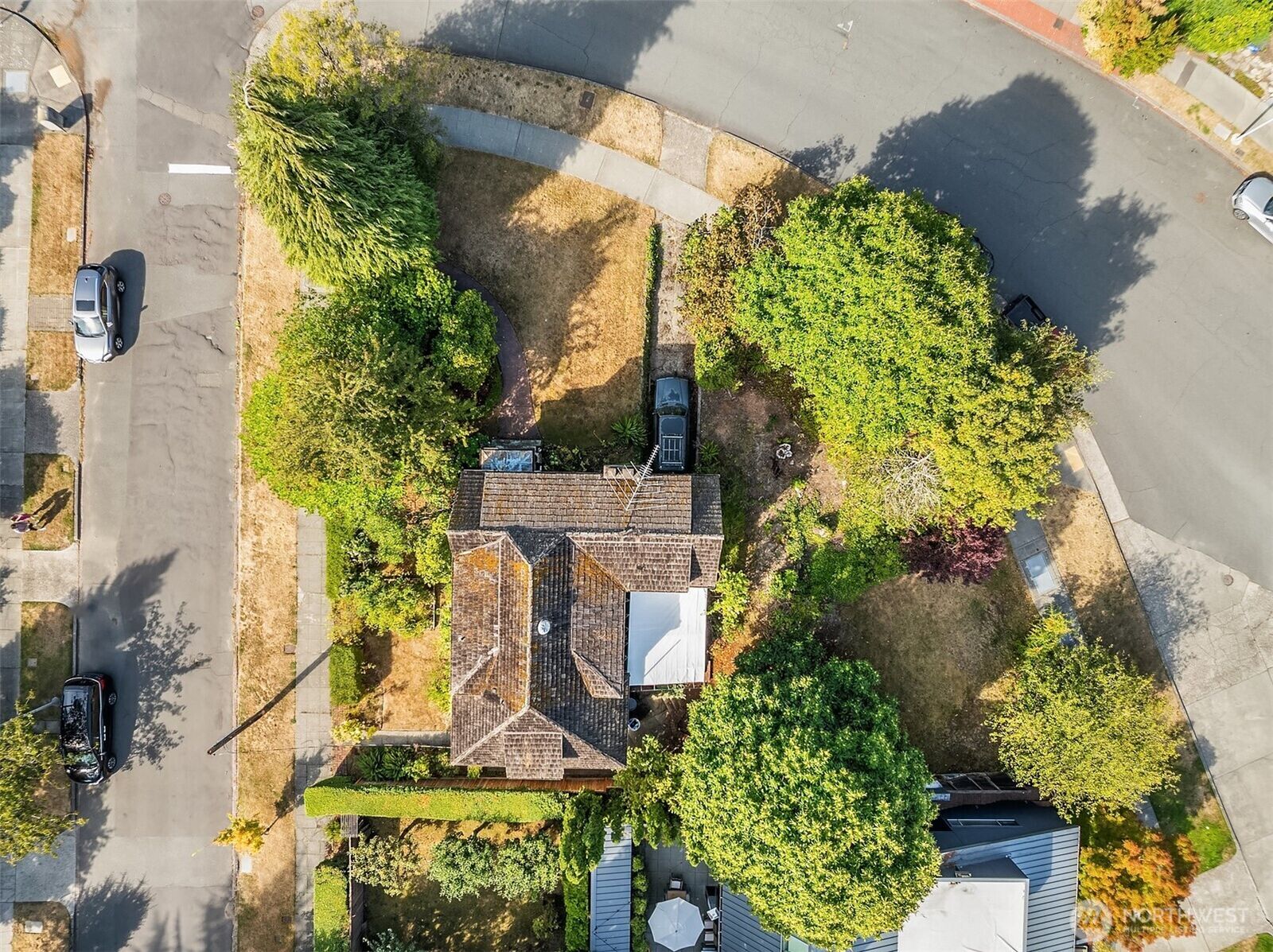 Property Photo:  5003 NE 41st Street  WA 98105 