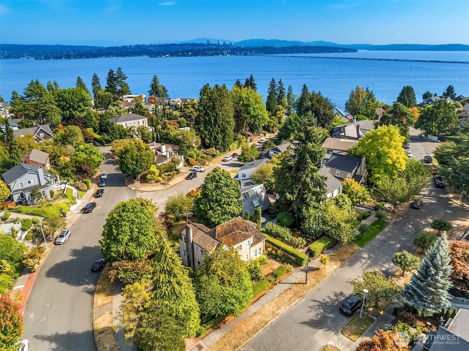 Property Photo:  5003 NE 41st Street  WA 98105 