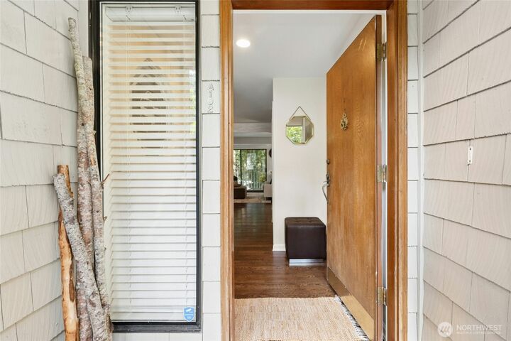 Property Photo: 3927 108th Avenue NE A102 WA 98004