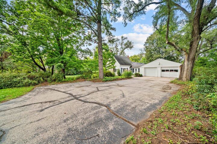 Property Photo: 571 W Rockton Road IL 61072