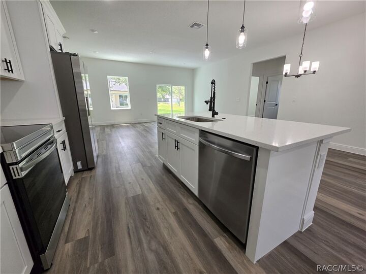 Property Photo: 8125 N Maltese Drive FL 34433