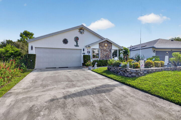 Property Photo:  2505 NW 13th Court  FL 33445 