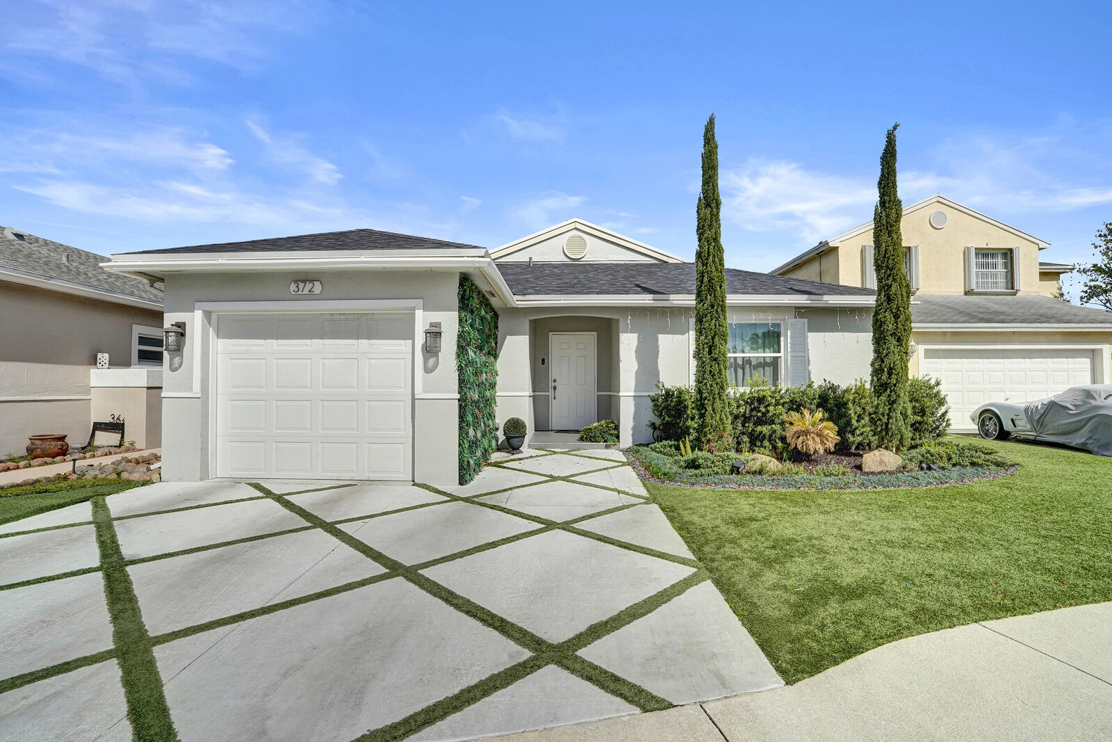 Property Photo:  372 W Riverbend Drive 372  FL 33326 