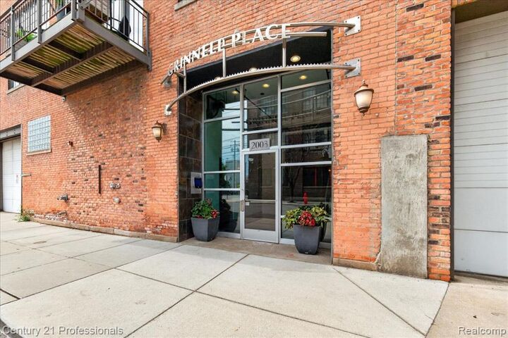 Property Photo:  2003 Brooklyn Street 410  MI 48226 
