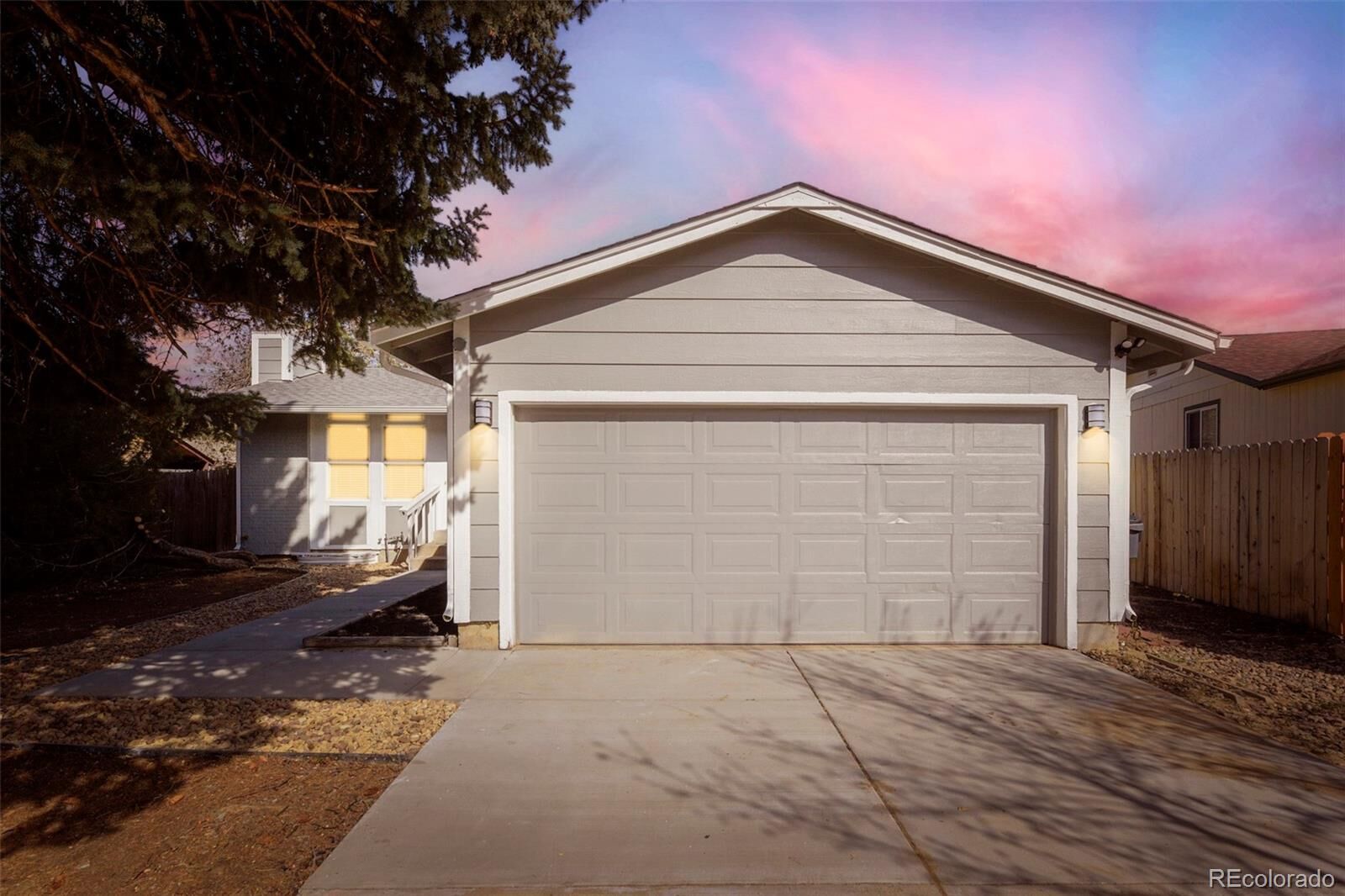 Property Photo: 3584 S Olathe Way CO 80013