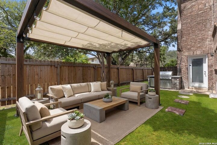 Property Photo: 16715 Henderson Pass TX 78232