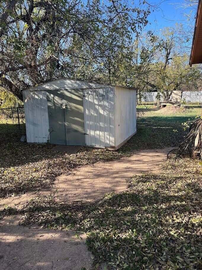 Property Photo: 2502 North Street TX 76901