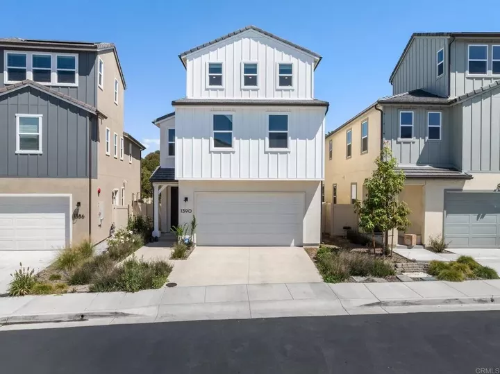 Property Photo:  1390 Blue Port Way  CA 92054 
