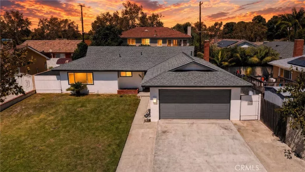 Property Photo: 1911 W Maywood CA 92704