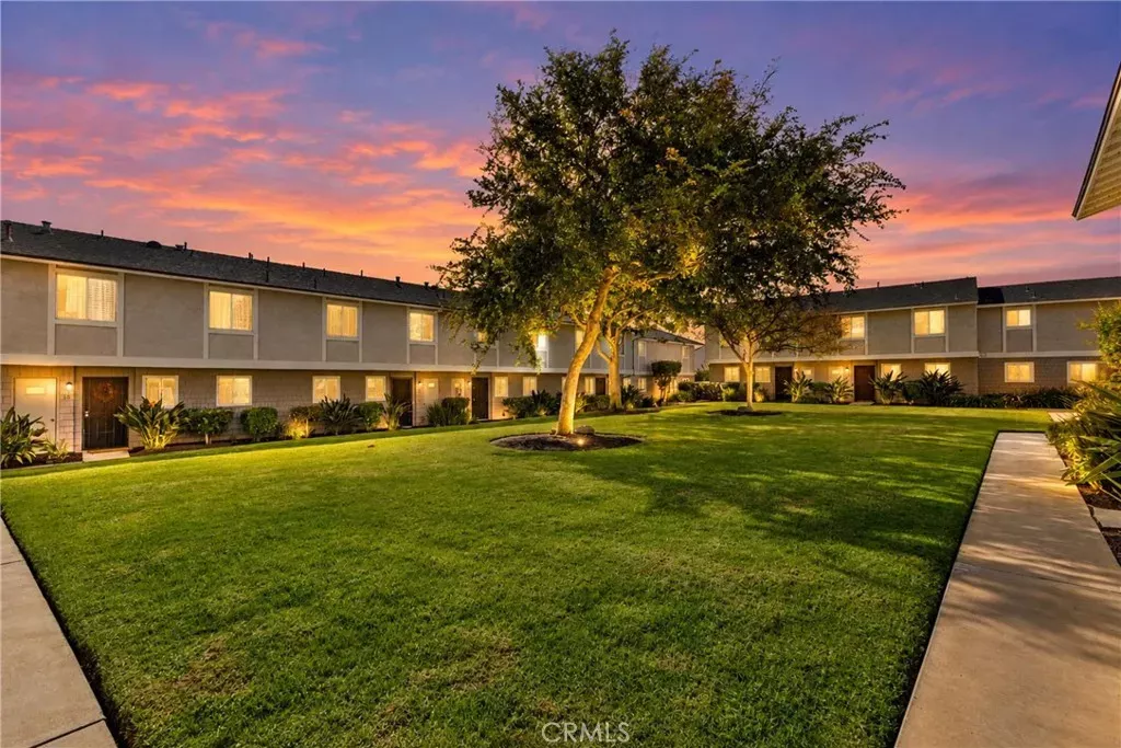 Property Photo:  2112 E Vista 20  CA 92084 