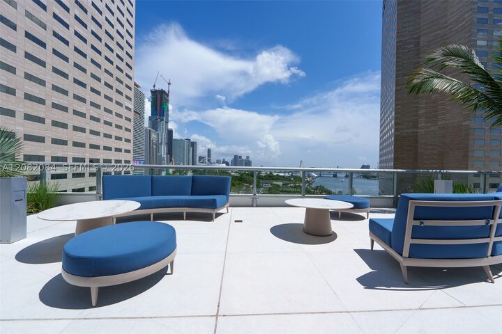 Property Photo: 325 S Biscayne Blvd 415 FL 33131