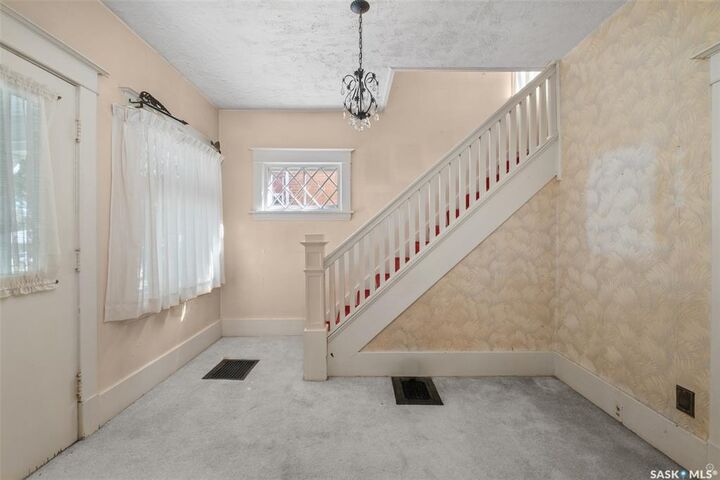 Property Photo:  221 21st Street W  SK S6V 4J1 