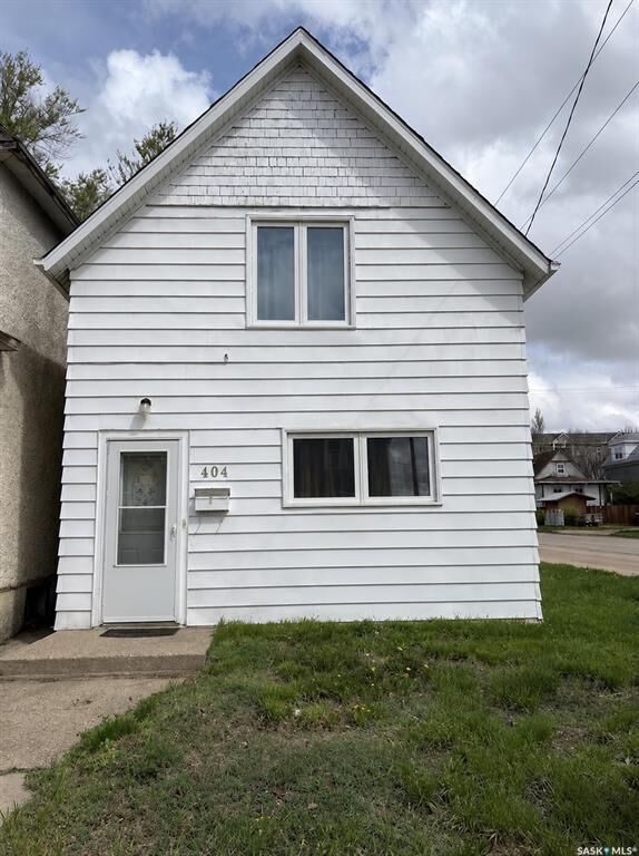 Property Photo:  404 Fairford Street W  SK S6H 1W2 