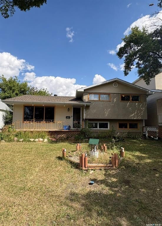 Property Photo:  317 Halifax Street  SK S4R 1T1 