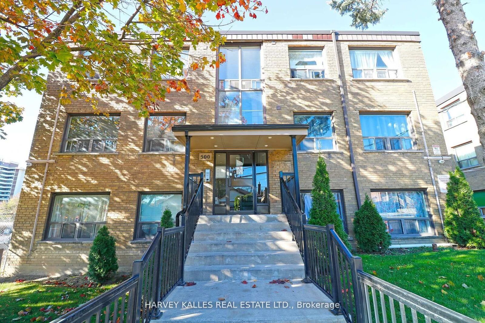 Property Photo:  500 Gilbert Avenue 209  ON M6E 4X5 