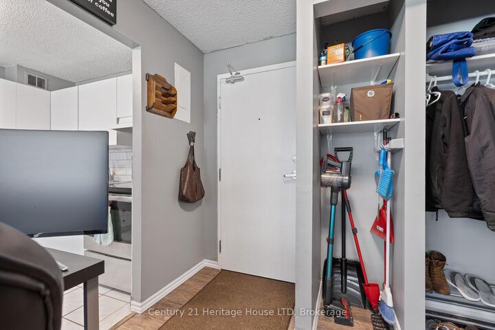 Property Photo: 242 Oakdale Avenue ON L2P 3K5